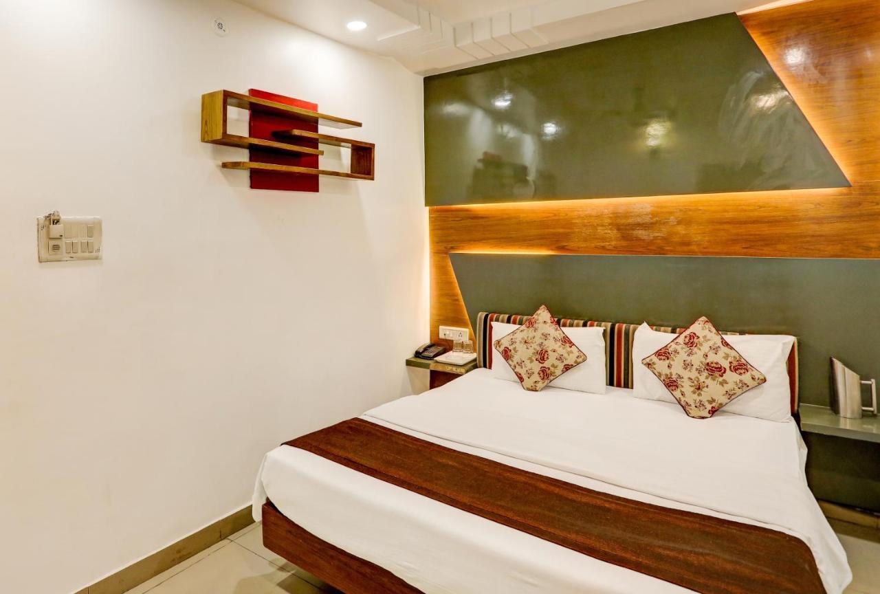 Hotel Nityaa Suites 뉴델리 외부 사진