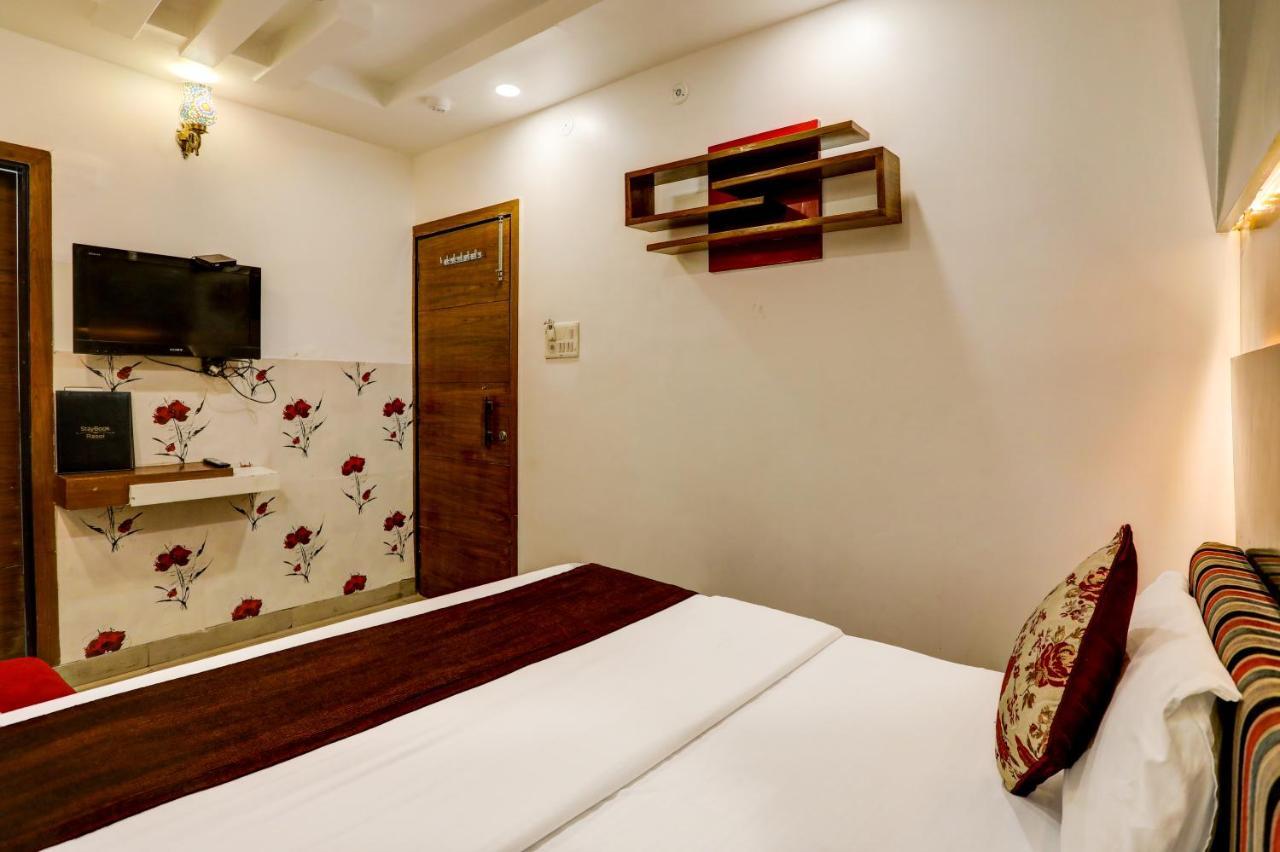 Hotel Nityaa Suites 뉴델리 외부 사진