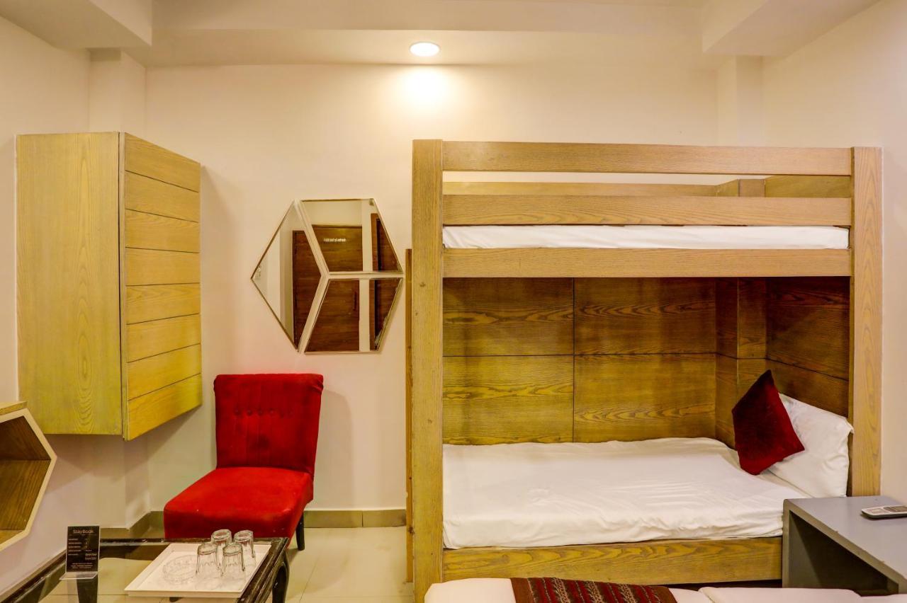 Hotel Nityaa Suites 뉴델리 외부 사진