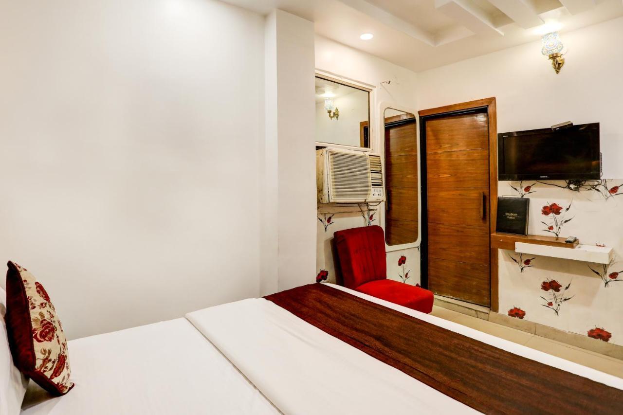 Hotel Nityaa Suites 뉴델리 외부 사진
