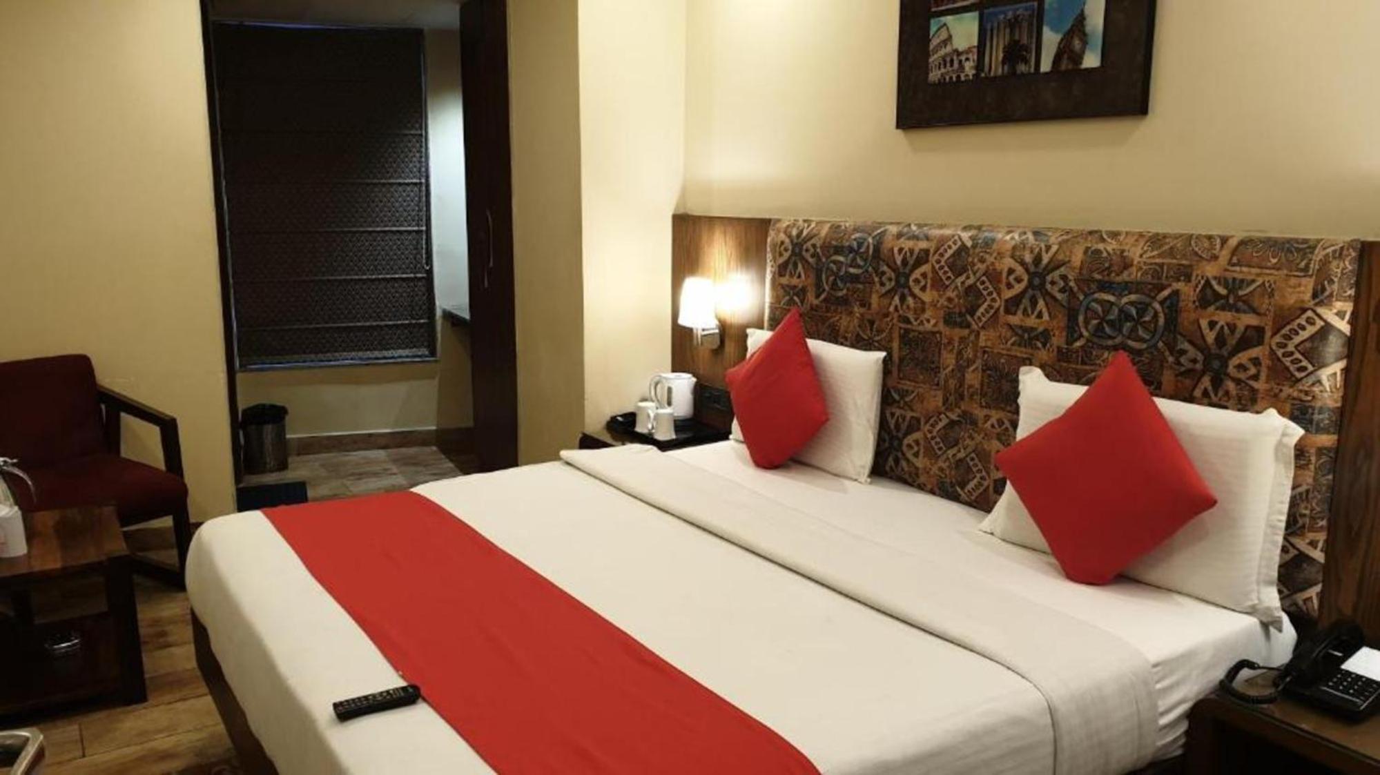 Hotel Nityaa Suites 뉴델리 외부 사진