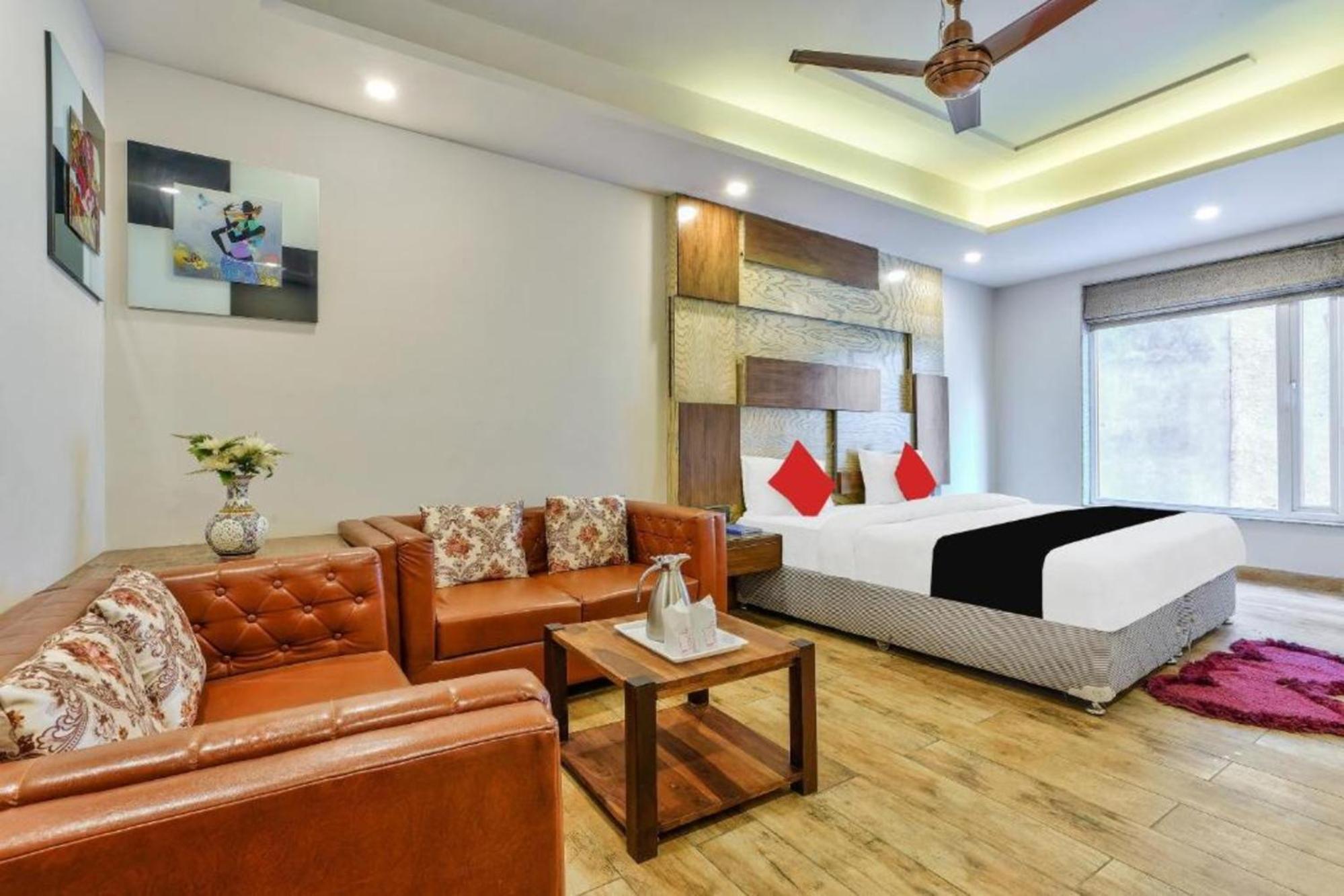 Hotel Nityaa Suites 뉴델리 외부 사진
