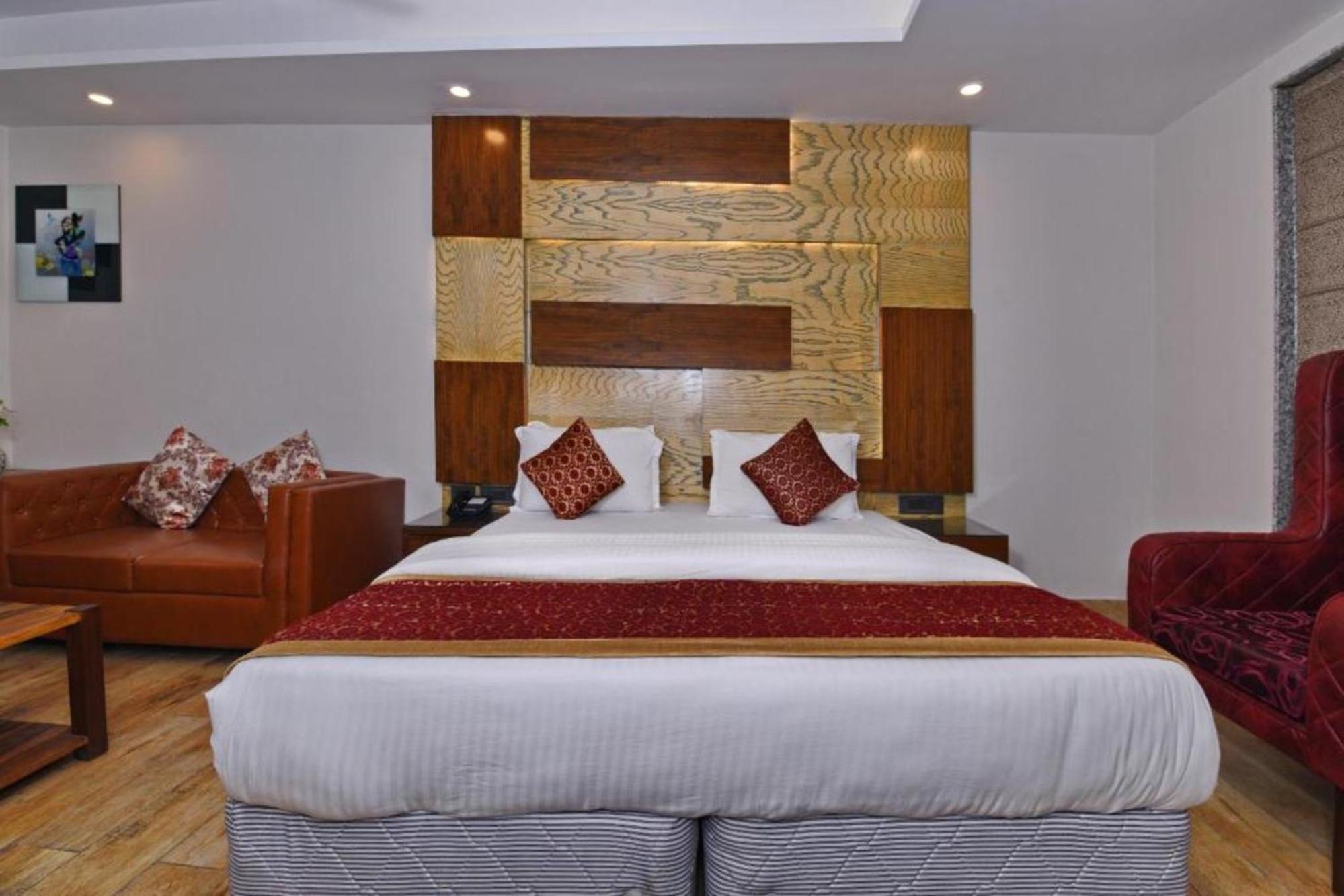 Hotel Nityaa Suites 뉴델리 외부 사진