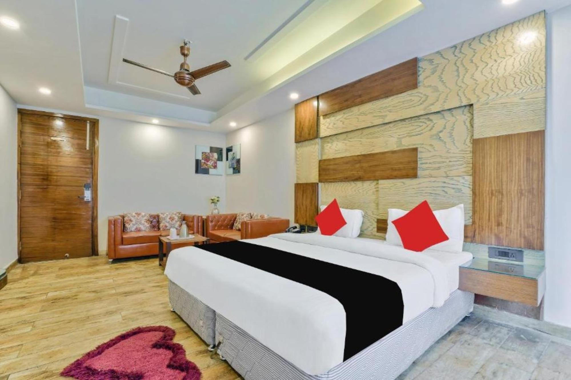 Hotel Nityaa Suites 뉴델리 외부 사진