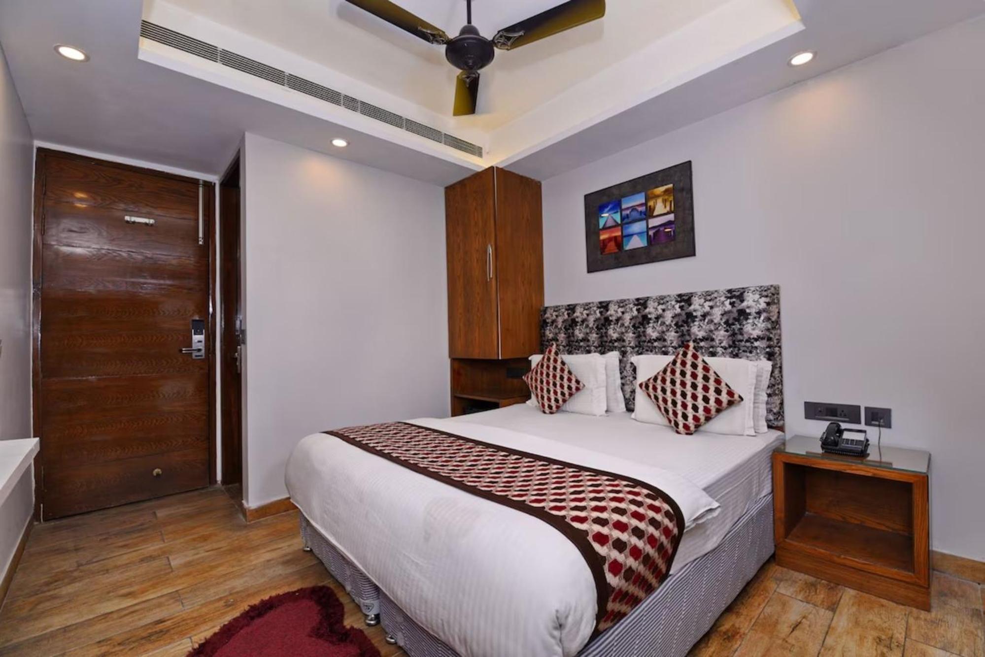 Hotel Nityaa Suites 뉴델리 외부 사진