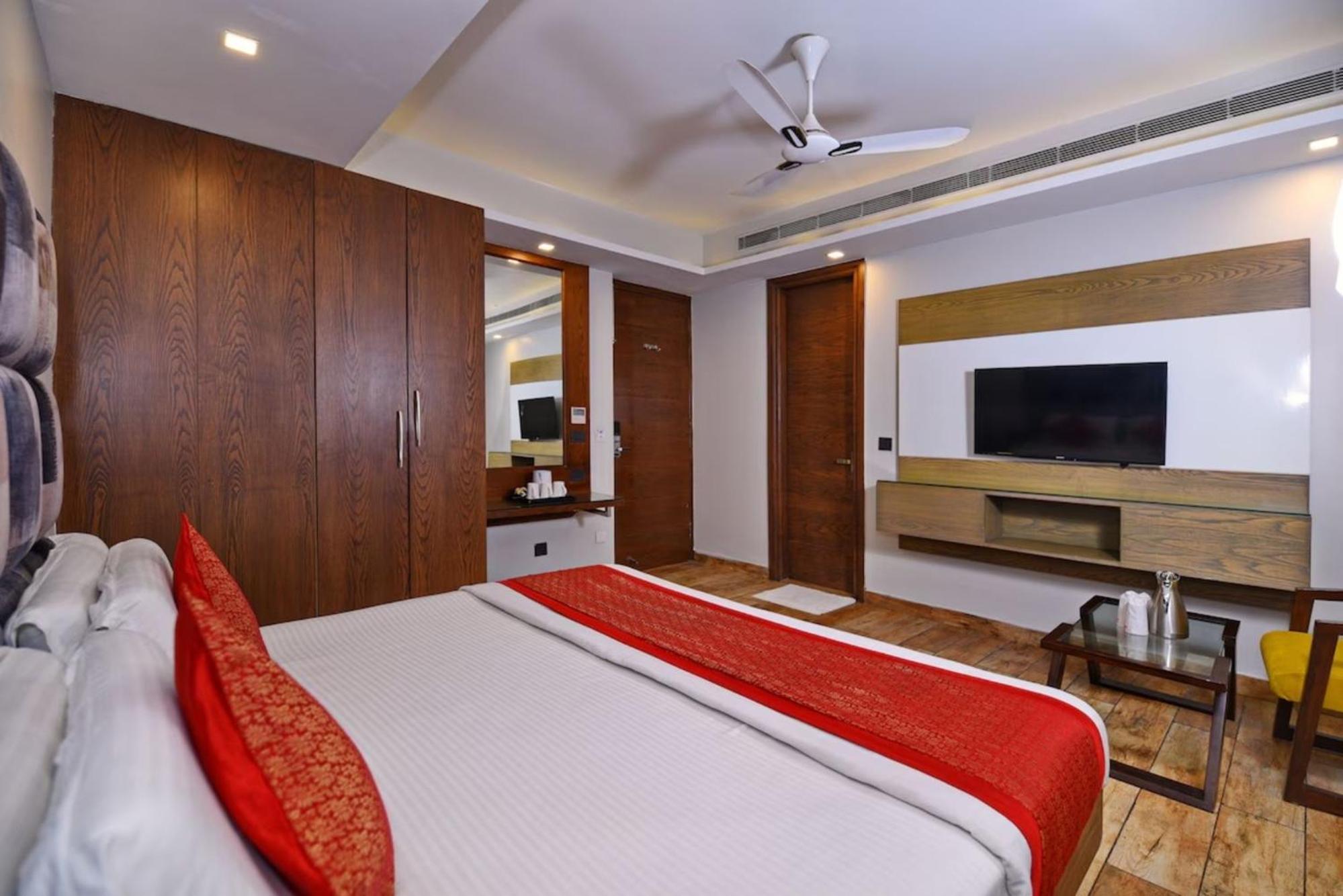 Hotel Nityaa Suites 뉴델리 외부 사진