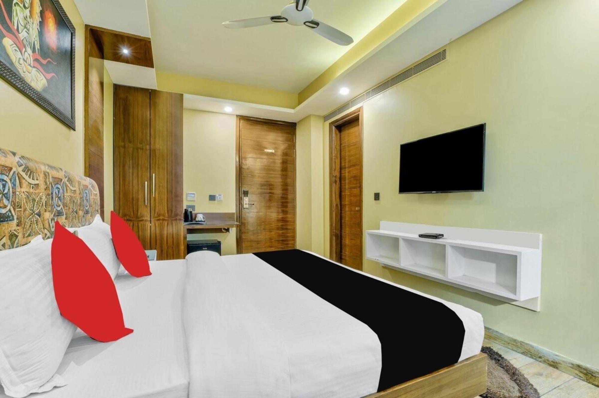 Hotel Nityaa Suites 뉴델리 외부 사진