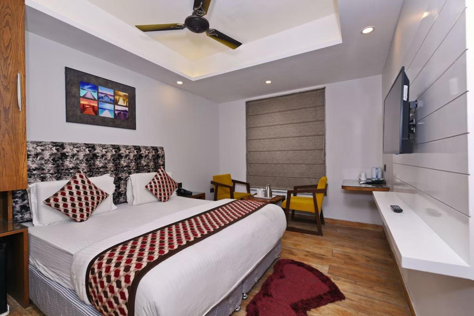 Hotel Nityaa Suites 뉴델리 외부 사진