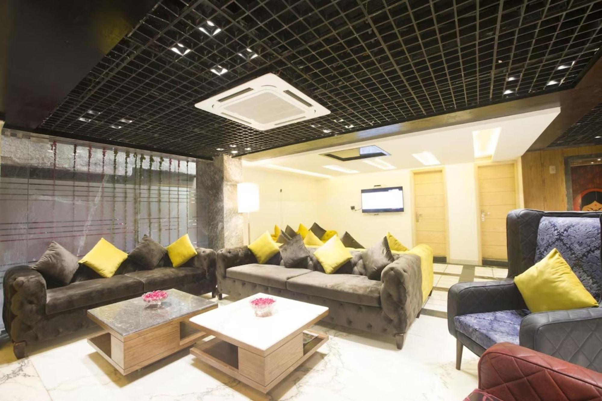 Hotel Nityaa Suites 뉴델리 외부 사진